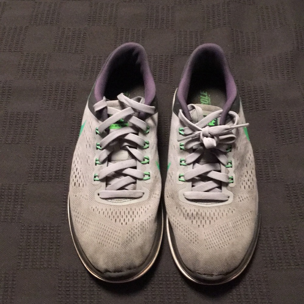 Men's Nike Flex Run tennis shoes